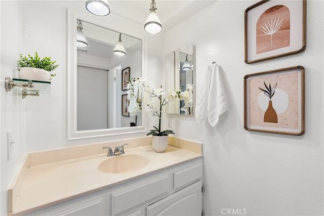 365 Monte Vista Avenue, Costa Mesa, CA 92627