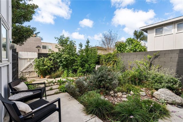 365 Monte Vista Avenue, Costa Mesa, CA 92627