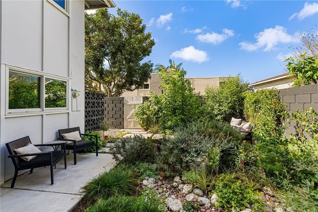 365 Monte Vista Avenue, Costa Mesa, CA 92627