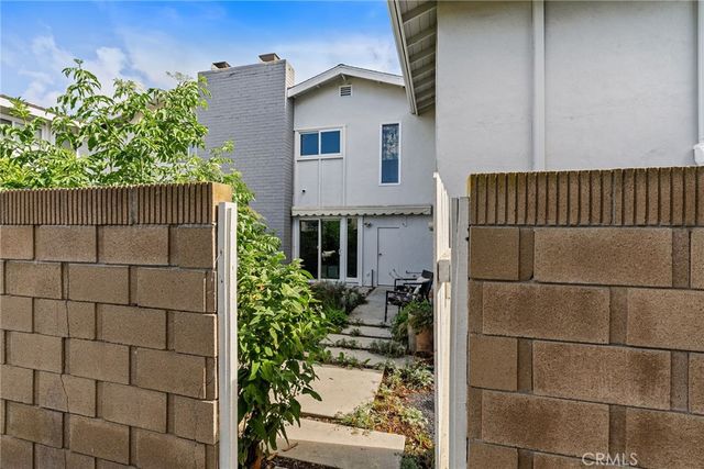 365 Monte Vista Avenue, Costa Mesa, CA 92627
