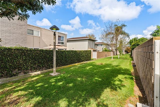 365 Monte Vista Avenue, Costa Mesa, CA 92627