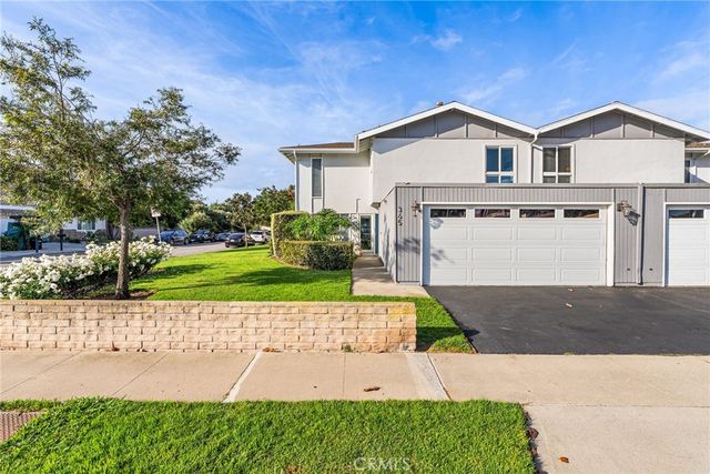 365 Monte Vista Avenue, Costa Mesa, CA 92627