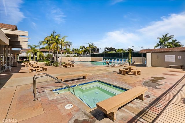 365 Monte Vista Avenue, Costa Mesa, CA 92627