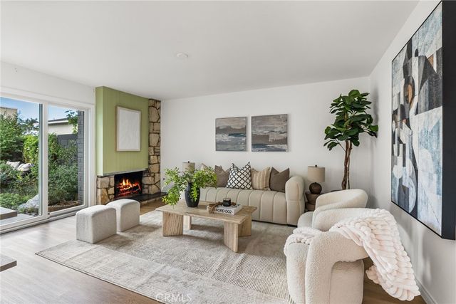 365 Monte Vista Avenue, Costa Mesa, CA 92627