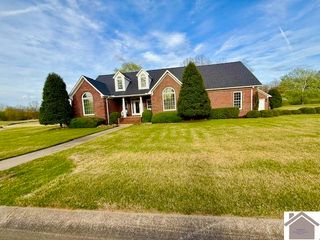 28 Players Dr # 18, Benton, KY 42025