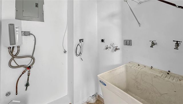 1050 LAS PALMAS AVENUE, COND PUERTA DE LA BAHIA 901, San Juan, PR 00907