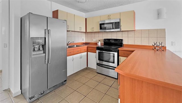 1050 LAS PALMAS AVENUE, COND PUERTA DE LA BAHIA 901, San Juan, PR 00907