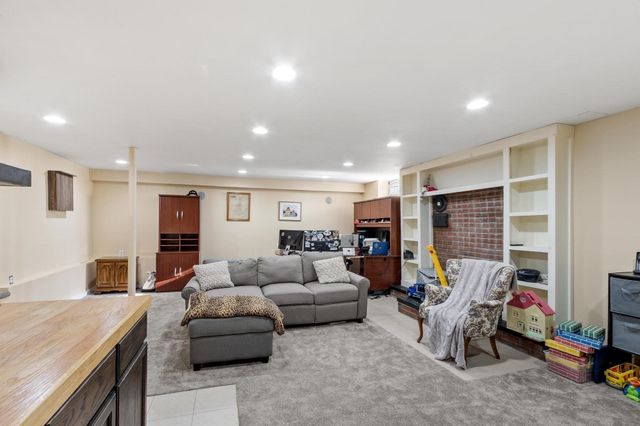 26 Atlanta Street, Haverhill, MA 01830