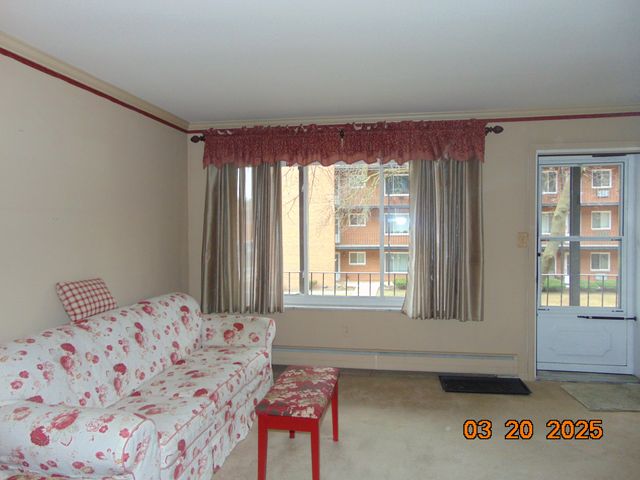 2915 W 13 Mile Road 209, Royal Oak, MI 48073