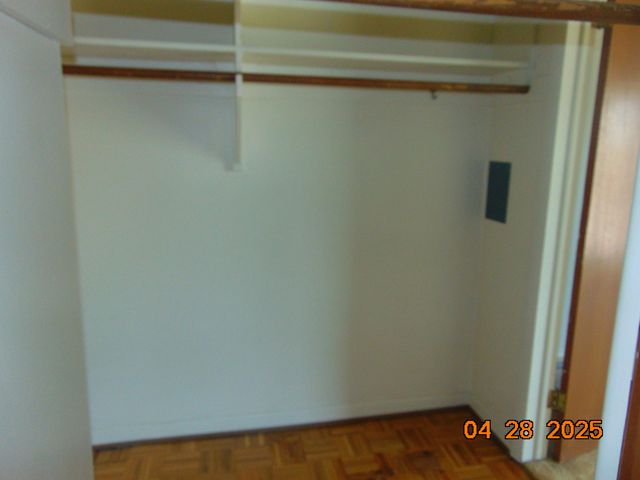 2915 W 13 Mile Road 209, Royal Oak, MI 48073