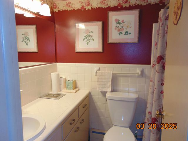 2915 W 13 Mile Road 209, Royal Oak, MI 48073