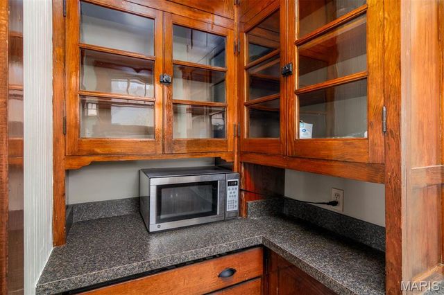 902 Walnut Street, Highland, IL 62249