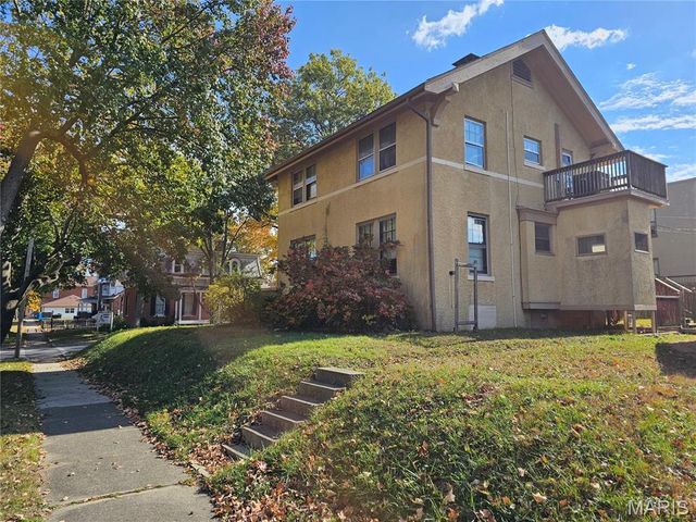 902 Walnut Street, Highland, IL 62249