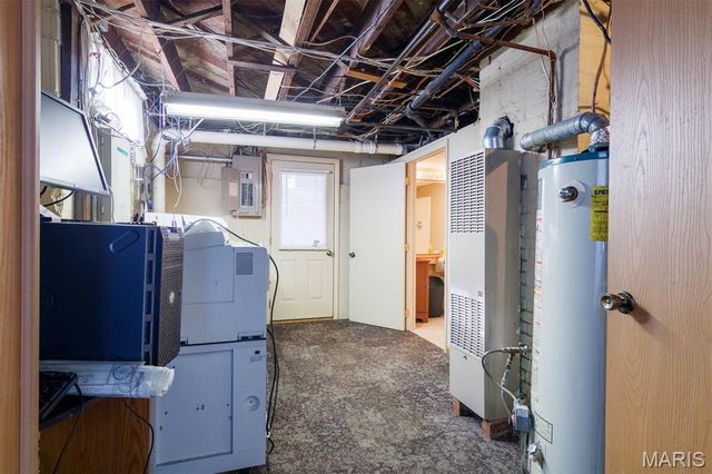 902 Walnut Street, Highland, IL 62249