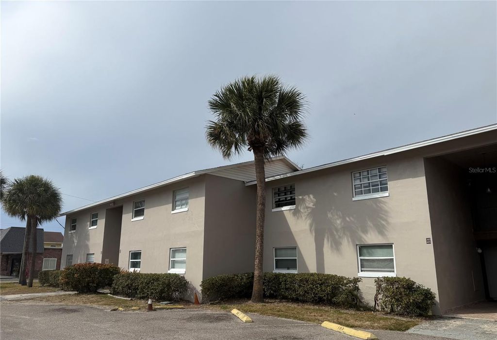 5885 DAHLIA DRIVE 9, Orlando, FL 32807