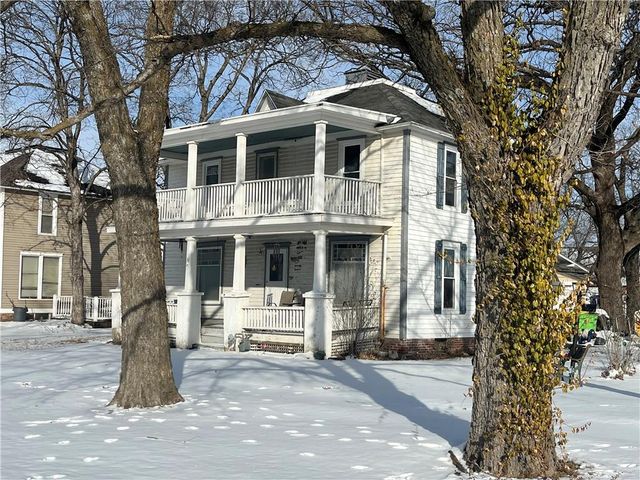 118 7th Street, Baldwin City, KS 66006