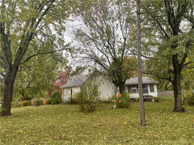 118 7th Street, Baldwin City, KS 66006