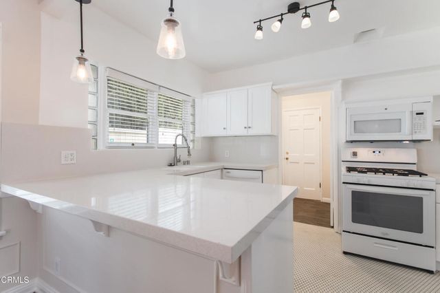 1726 N Vista Street, Los Angeles, CA 90046