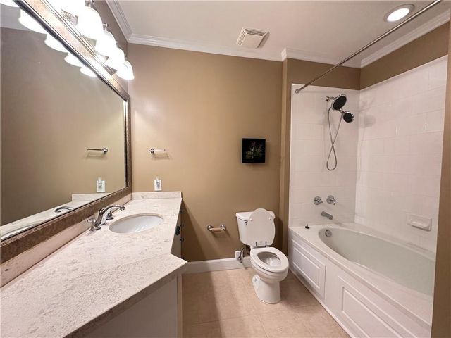 2626 Peachtree Road NW 1007, Atlanta, GA 30305