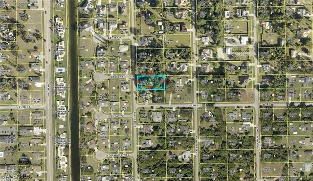 702 Robert AVE, Lehigh Acres, FL 33936