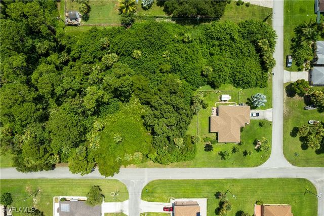 702 Robert AVE, Lehigh Acres, FL 33936