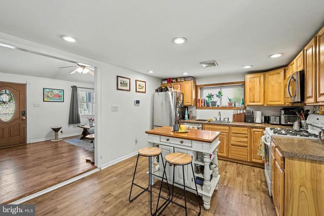 1434 10TH AVE, Williamstown, NJ 08094