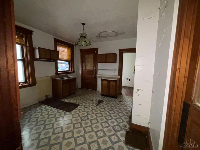 3339 Spokane Avenue, Cincinnati, OH 45207