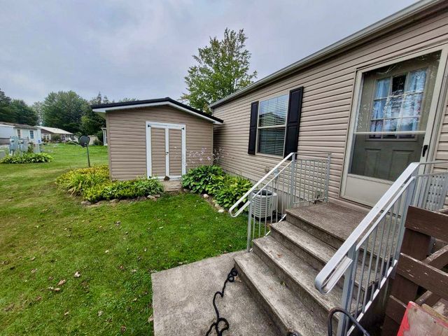 8204 WILLOW GLEN Drive, Erie, PA 16509