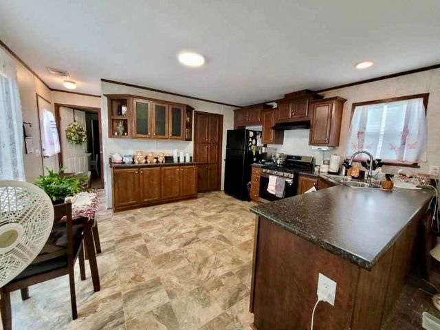 8204 WILLOW GLEN Drive, Erie, PA 16509