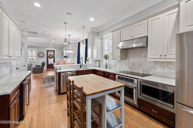 25 Oglethorpe Avenue, Clayton, NC 27527