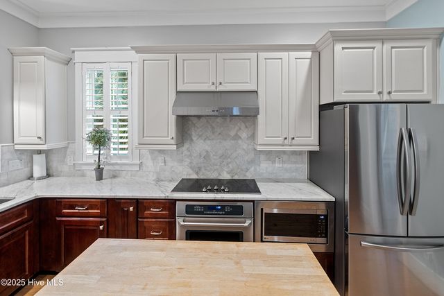 25 Oglethorpe Avenue, Clayton, NC 27527