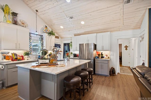 324 W North, Benton, AR 72015