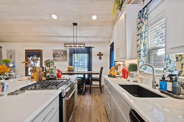 324 W North, Benton, AR 72015
