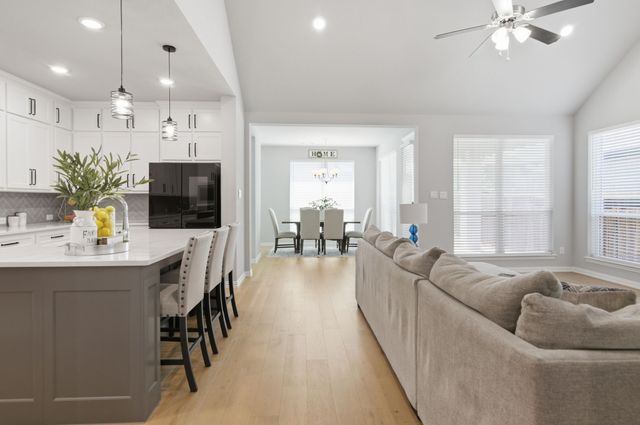 910 Winter Cherry Lane, Haslet, TX 76052