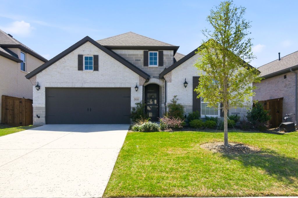 910 Winter Cherry Lane, Haslet, TX 76052
