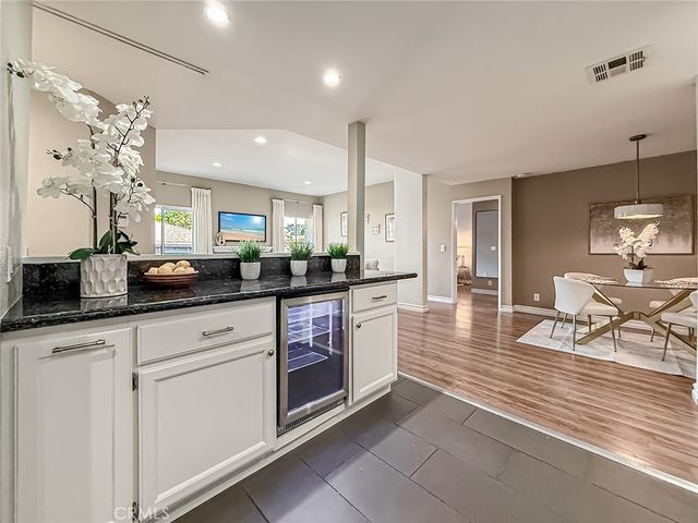 5420 Sylmar Avenue 118, Sherman Oaks, CA 91401