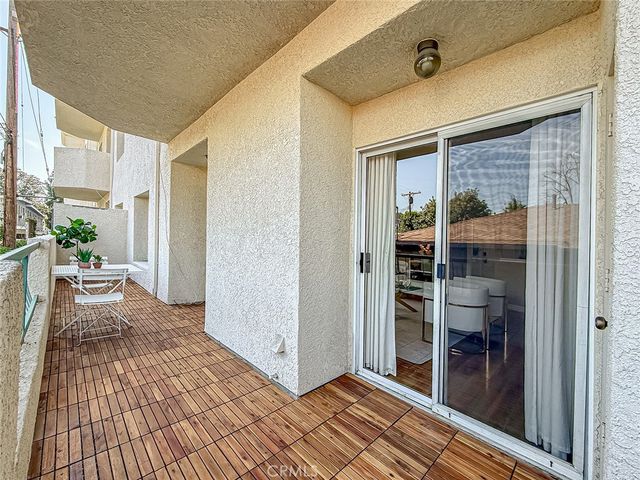 5420 Sylmar Avenue 118, Sherman Oaks, CA 91401