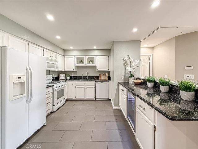 5420 Sylmar Avenue 118, Sherman Oaks, CA 91401