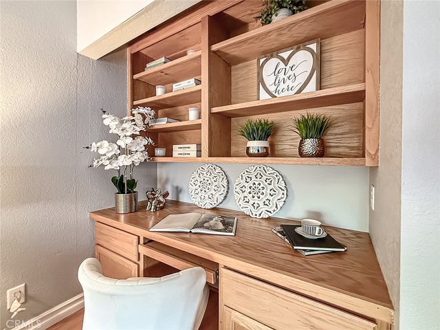 5420 Sylmar Avenue 118, Sherman Oaks, CA 91401