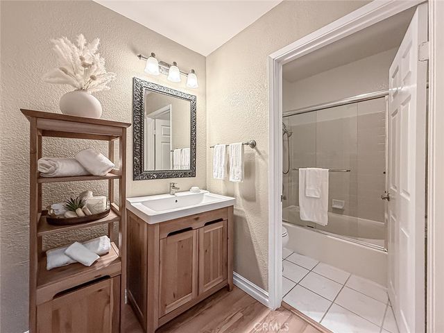 5420 Sylmar Avenue 118, Sherman Oaks, CA 91401