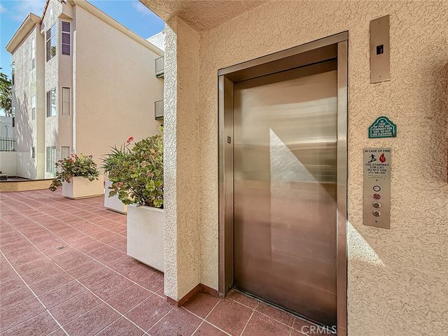 5420 Sylmar Avenue 118, Sherman Oaks, CA 91401