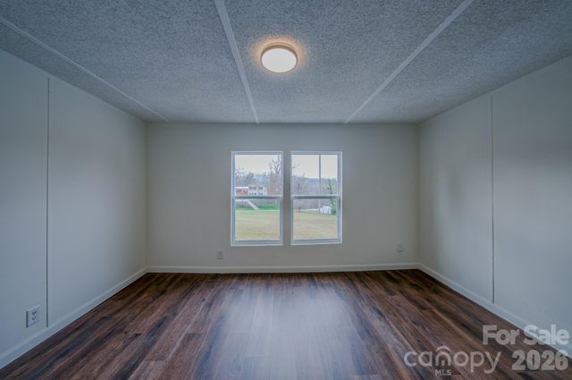 8 Teal Lane, Candler, NC 28715