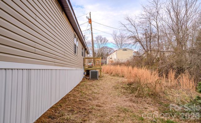 8 Teal Lane, Candler, NC 28715