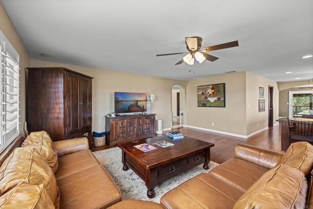 1168 Avocado Ave, Escondido, CA 92026