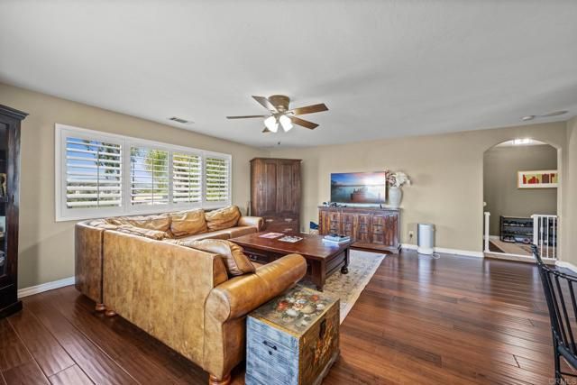 1168 Avocado Ave, Escondido, CA 92026