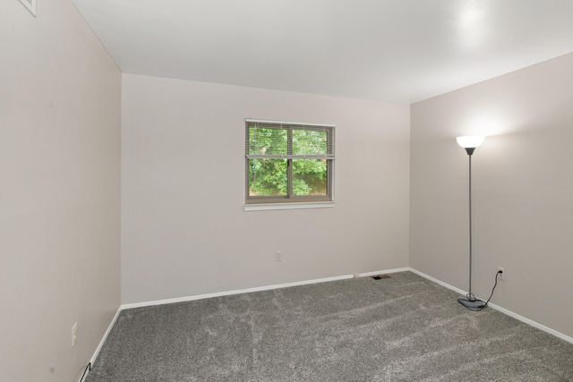 3700 Old Creek Road, Troy, MI 48084
