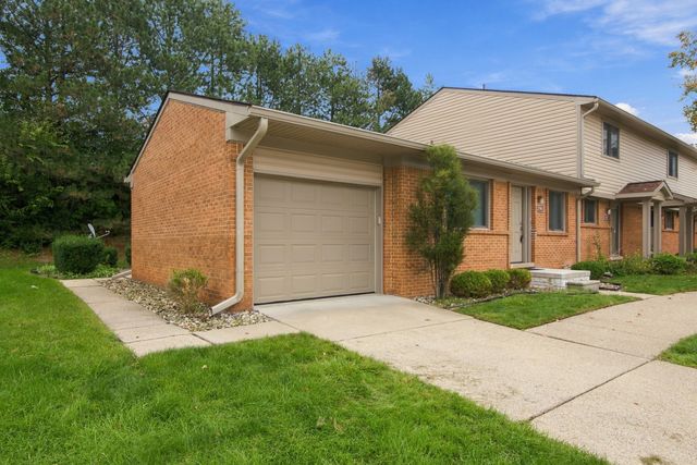 3700 Old Creek Road, Troy, MI 48084