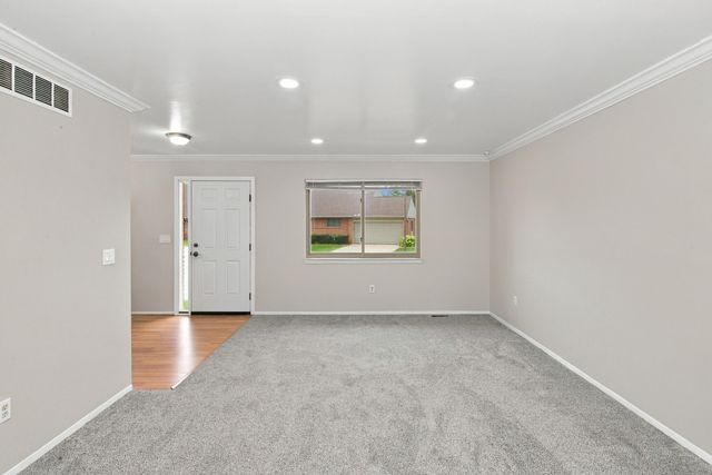 3700 Old Creek Road, Troy, MI 48084