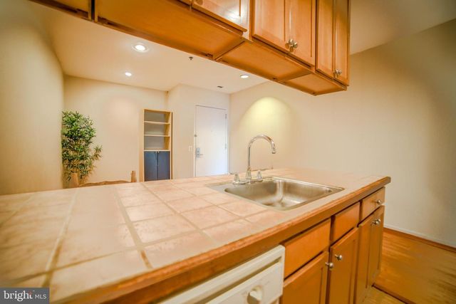 1100 VINE ST #403, Philadelphia, PA 19107