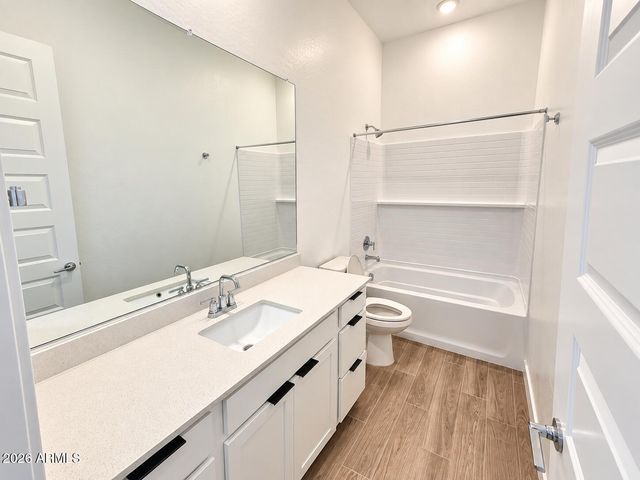 3302 E AGLIO Avenue, San Tan Valley, AZ 85143